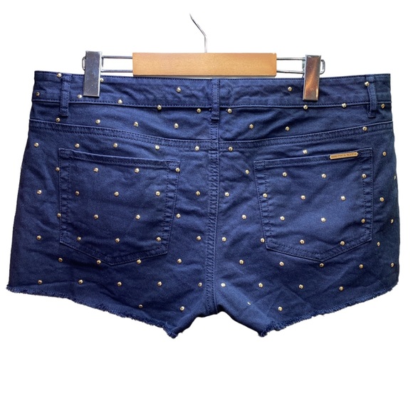 Michael Kors Low Rise Shorts - Picture 2 of 6